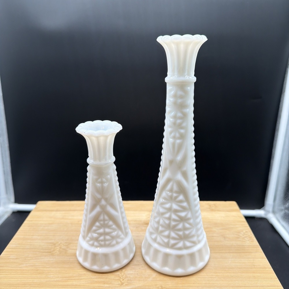 VTG Set Of 2 Anchor Hocking Milk Glass Bud Vase Stars and Bars 9" & 6"